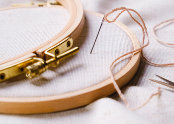 Inscrivez vos enfants aux ateliers de broderie créative !